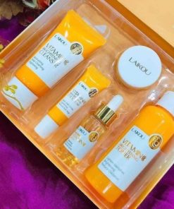 Laikou Vitamin C Skin Care Combo Set 𝐉𝐚𝐩𝐚𝐧 𝐒𝐚𝐤𝐮𝐫𝐚 Vitamin C 𝐒𝐤𝐢𝐧 𝐂𝐚𝐫𝐞 𝐂𝐨𝐦𝐛𝐨 𝐒𝐞𝐭